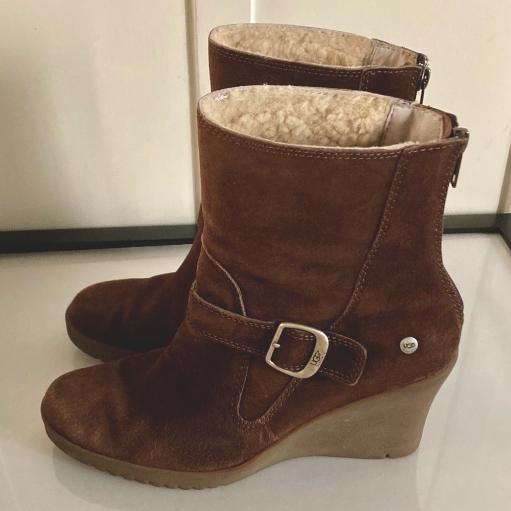 UGG Gissella Wedge Heel Ankle Short Boot 9